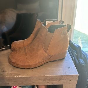 sorel boots - size 7.5